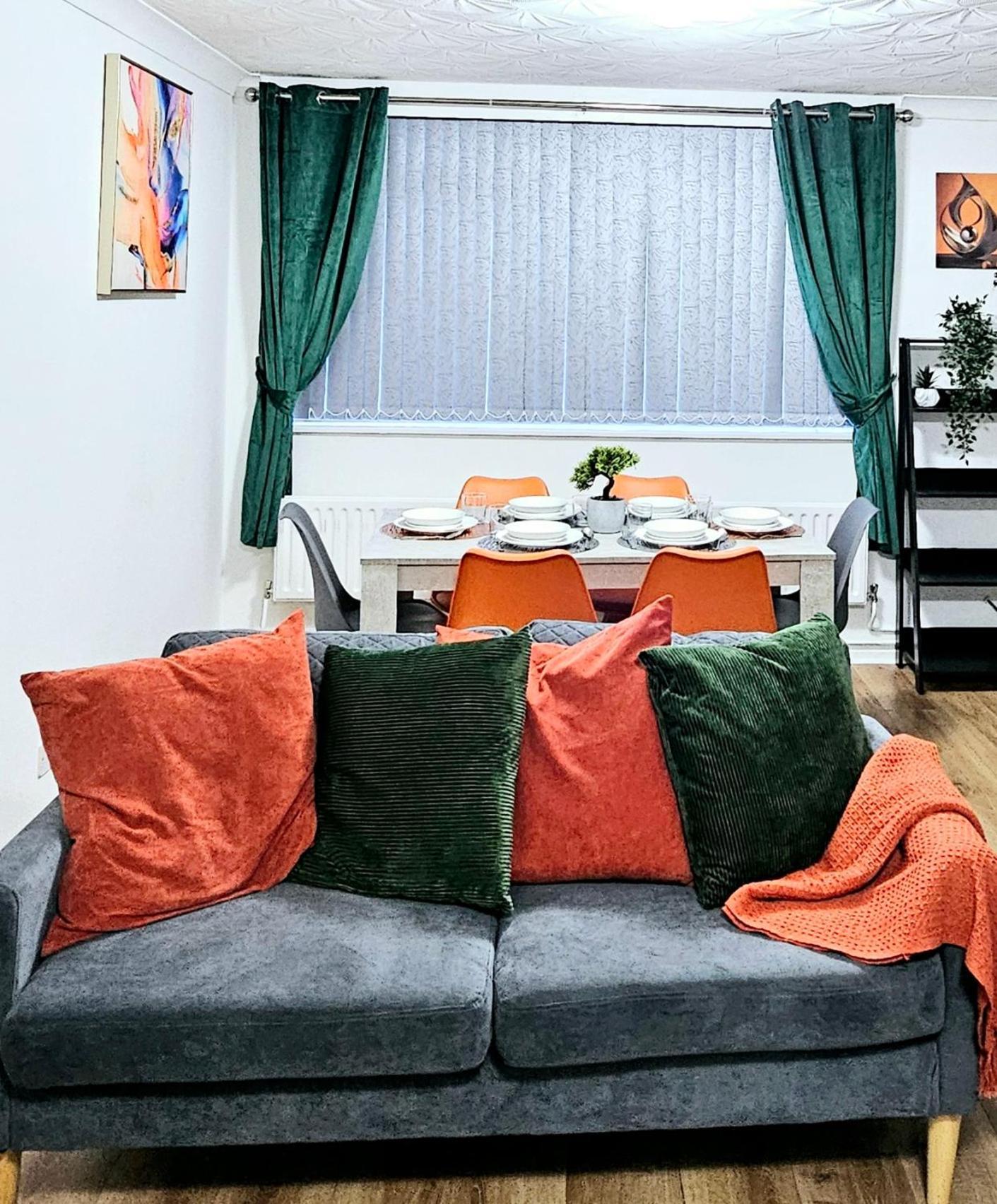 Lushstay Telford - Families, Contractors & Group Of Friends, Long Term Stay Exteriör bild