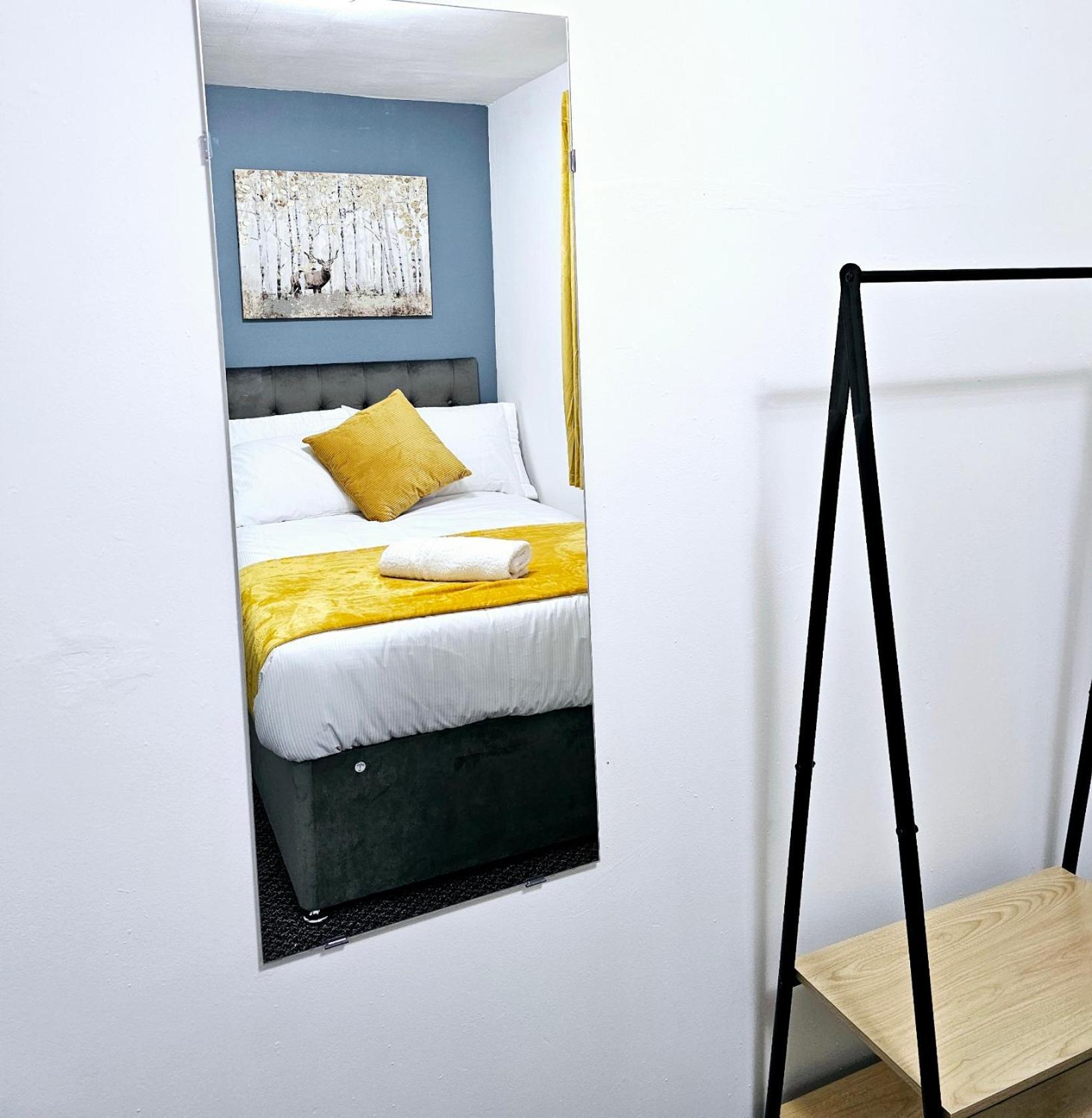 Lushstay Telford - Families, Contractors & Group Of Friends, Long Term Stay Exteriör bild