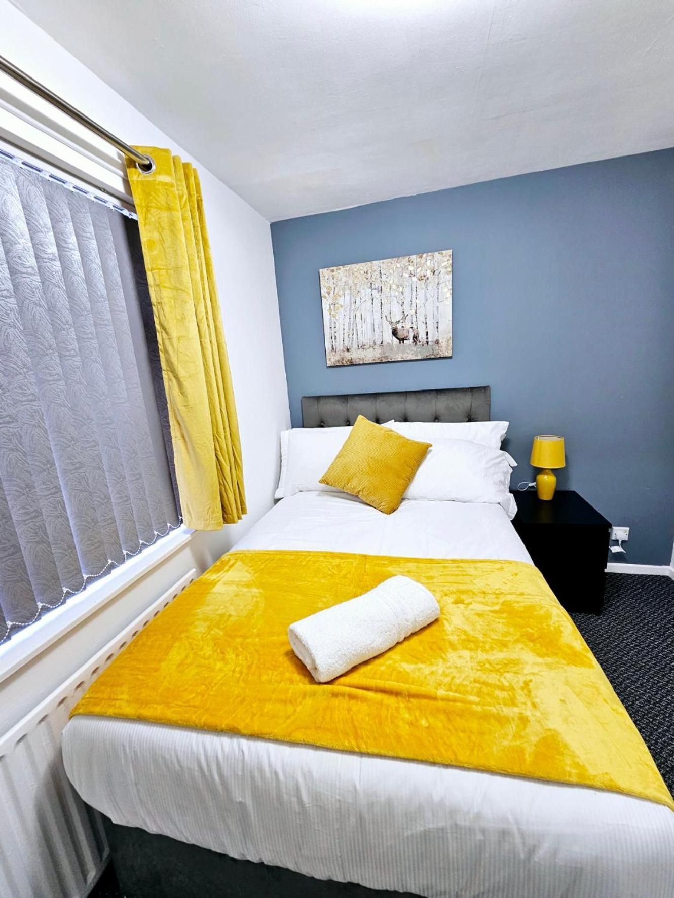 Lushstay Telford - Families, Contractors & Group Of Friends, Long Term Stay Exteriör bild