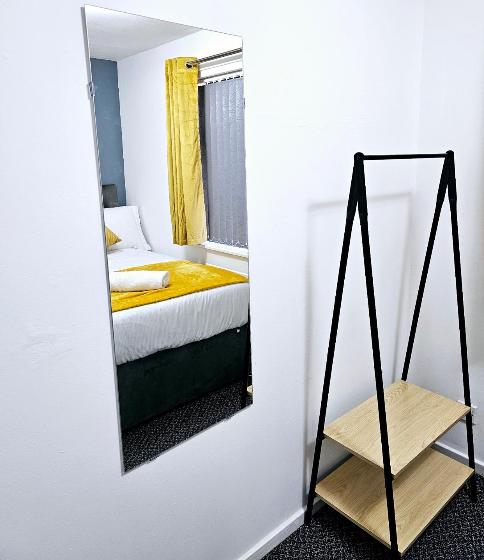 Lushstay Telford - Families, Contractors & Group Of Friends, Long Term Stay Exteriör bild