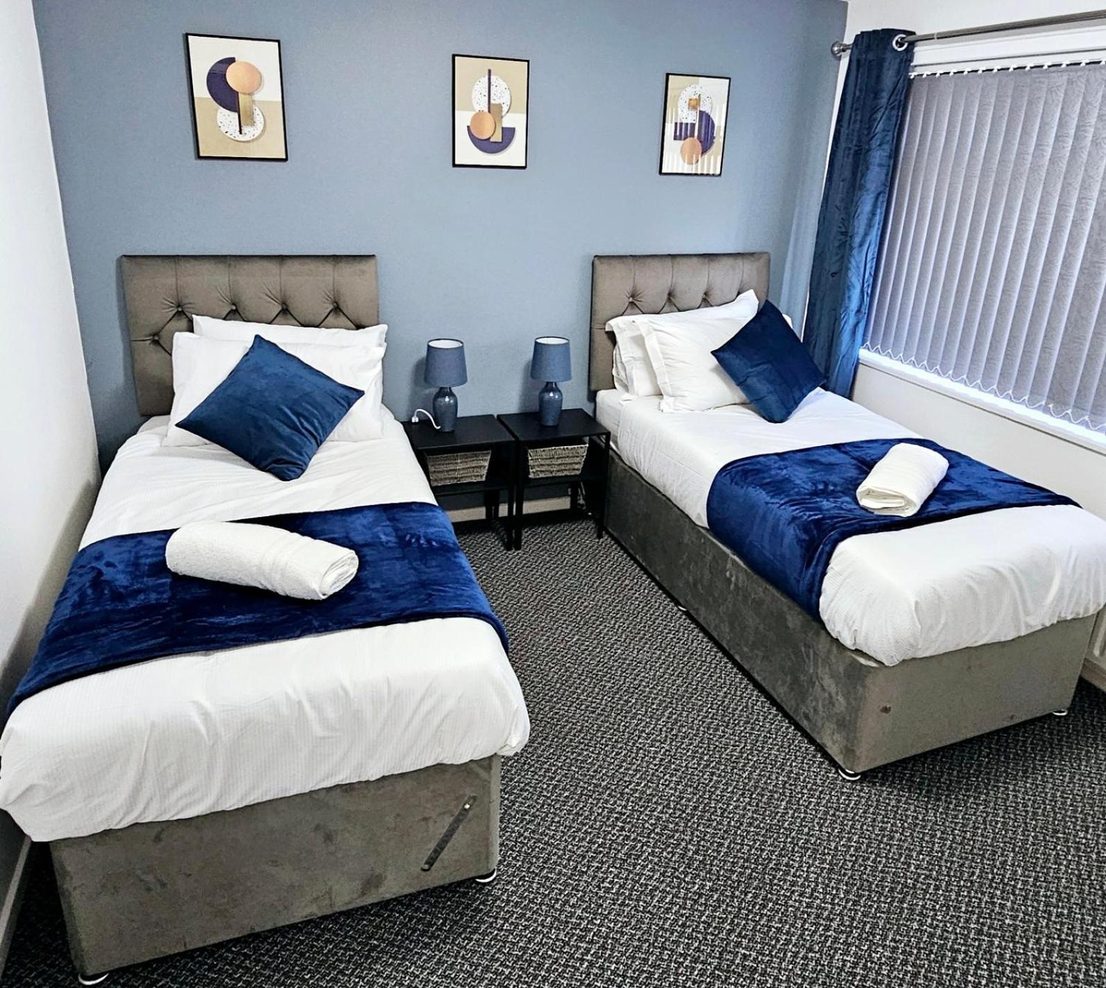 Lushstay Telford - Families, Contractors & Group Of Friends, Long Term Stay Exteriör bild